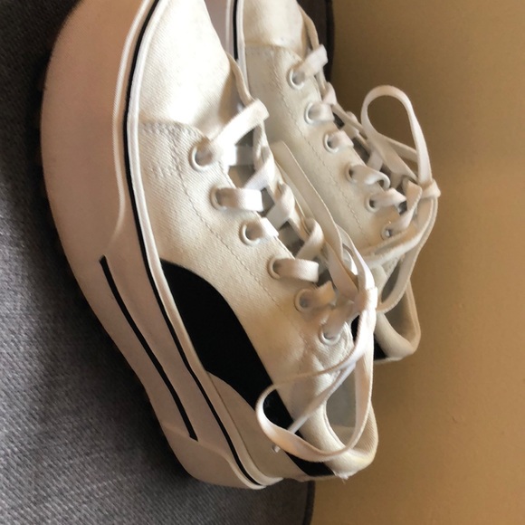 Puma platform sneakers size 5.5